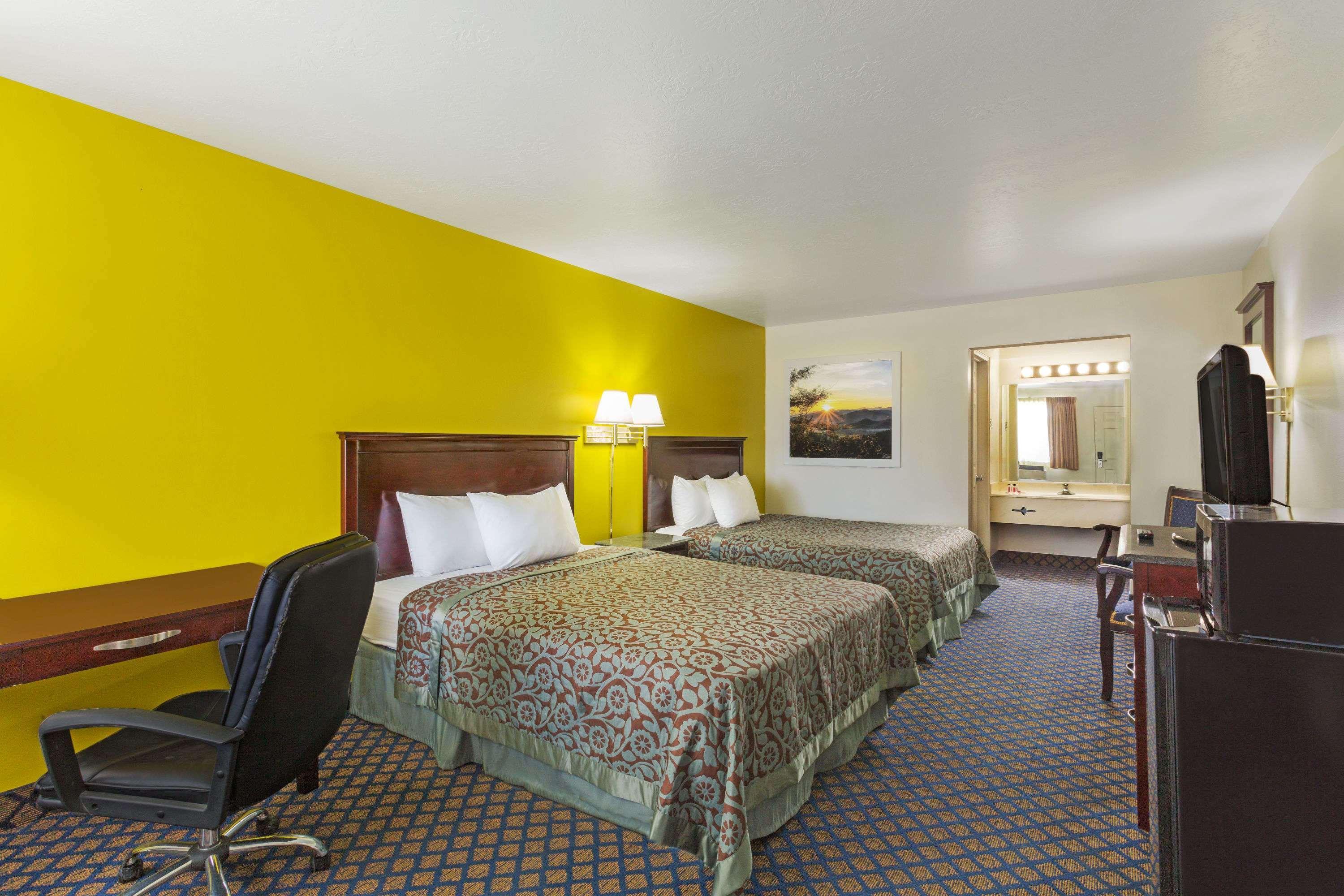Days Inn By Wyndham Delta Extérieur photo