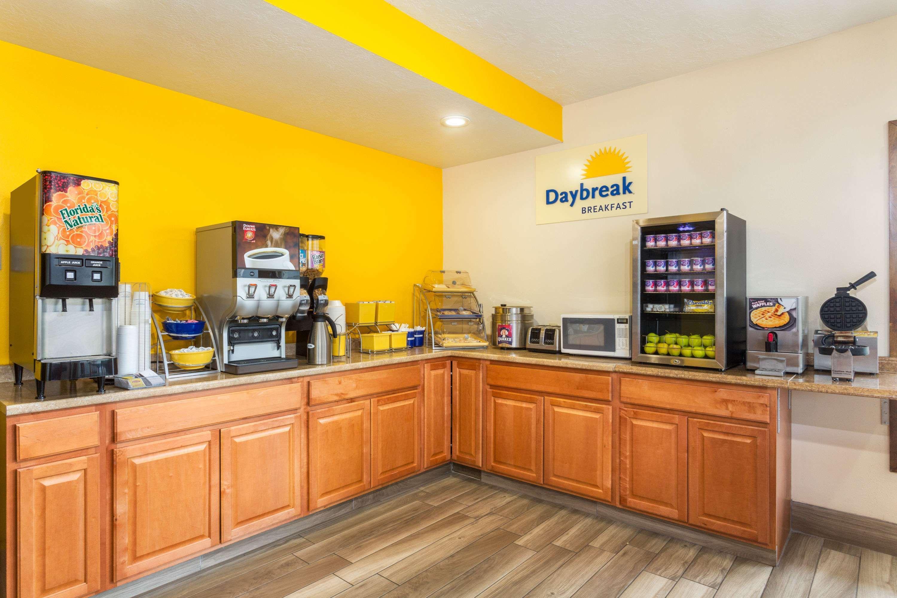 Days Inn By Wyndham Delta Extérieur photo