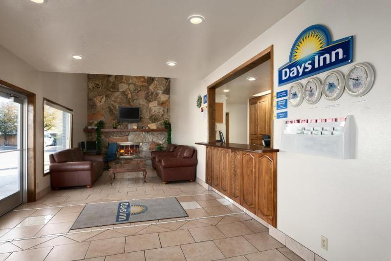 Days Inn By Wyndham Delta Extérieur photo