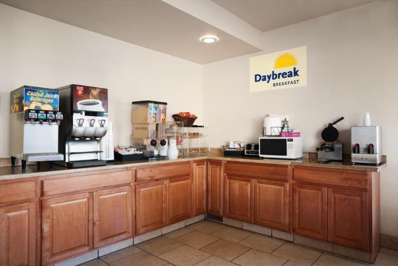 Days Inn By Wyndham Delta Extérieur photo